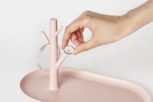 tray holder for beauty desk - image of putting a ring